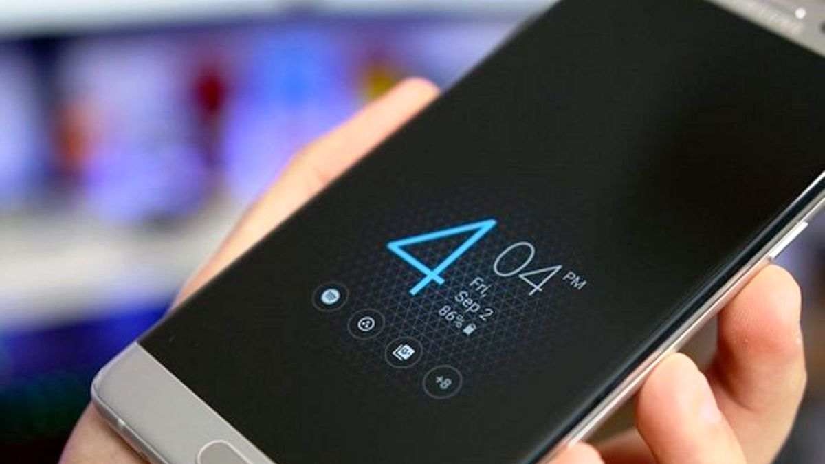 Perbedaan Super Amoled vs IPS